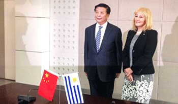 Liu Lihua y Carolina Cosse Liu Lihua y Carolina Cosse