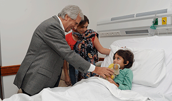Tabaré Vázquez en hospital de Colonia Tabaré Vázquez en hospital de Colonia