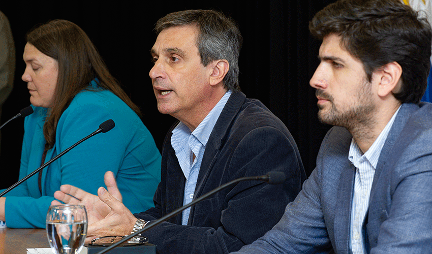 Director de la OPP, Álvaro García, en rueda de prensa Director de la OPP, Álvaro García, en rueda de prensa