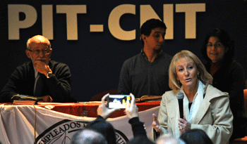 Carolina Cosse en Mesa Intersectorial de la Cadena de Valor del Medicamento en el PIT-CNT Carolina Cosse en Mesa Intersectorial de la Cadena de Valor del Medicamento en el PIT-CNT