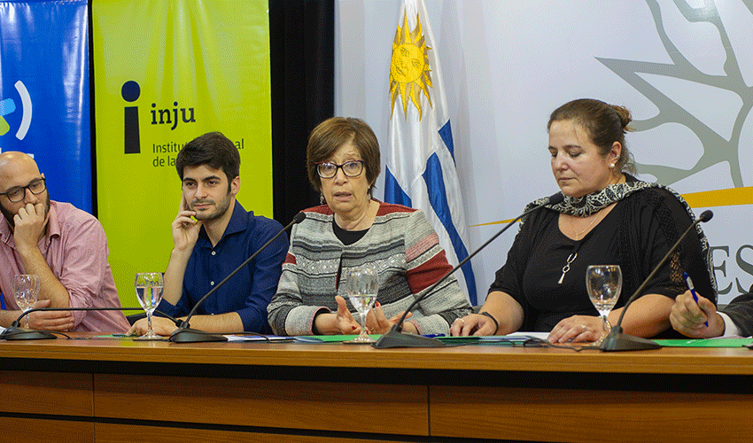 Autoridades en la presentación de la encuesta Autoridades en la presentación de la encuesta