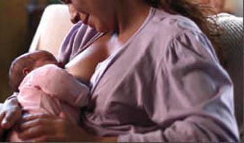 Madre amamantando