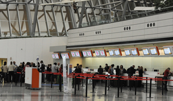 Pasajeros en el Aeropuerto Internacional de Carrasco