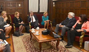 Encuentro entre Eduardo Bonomi Y Åsa Regnér Encuentro entre Eduardo Bonomi Y Åsa Regnér