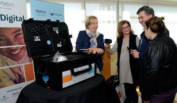 Autoridades del MEC reciben donación de la Fundación Telefónica-Movistar Autoridades del MEC reciben donación de la Fundación Telefónica-Movistar