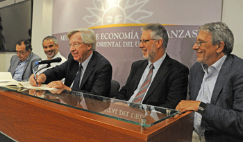 Autoridades en firma de convenio Autoridades en firma de convenio