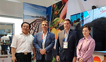 Álvaro García, en visita a Expo Beijing