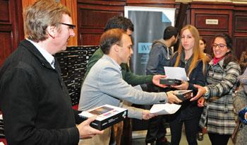 Entrega de tablet a estudiantes de Facultad de Derecho Entrega de tablet a estudiantes de Facultad de Derecho