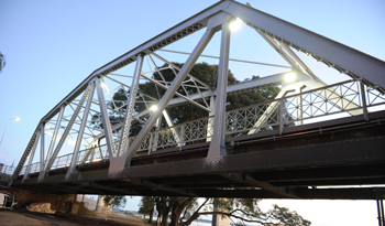 Puente histórico sobre el río Santa Lucía Puente histórico sobre el río Santa Lucía