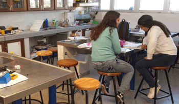 Estudiantes de formación docente Estudiantes de formación docente