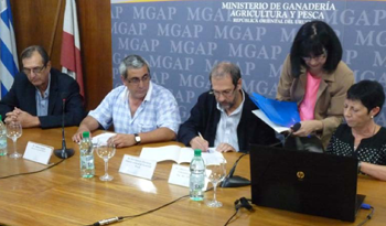 Firma de convenio entre autoridades del MGAP y el CETP Firma de convenio entre autoridades del MGAP y el CETP