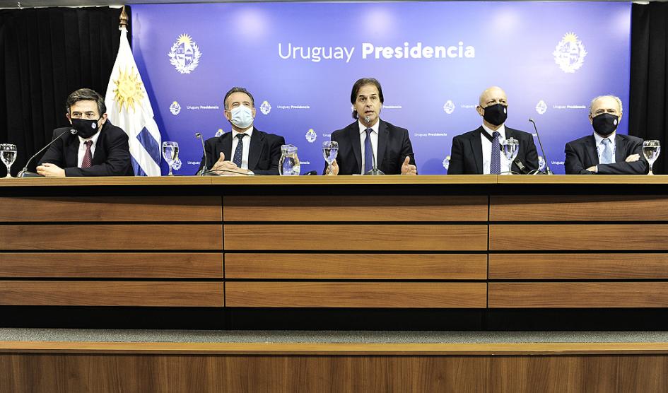 Presidente Lacalle Pou, ministro Salinas e integrantes del GACH Presidente Lacalle Pou, ministro Salinas e integrantes del GACH