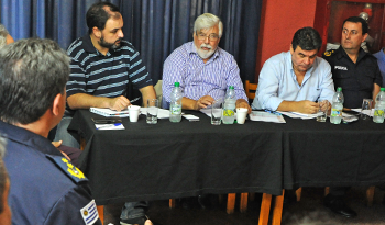 Ministro Eduardo Bonomi en Canelones con representantes de la sociedad civil