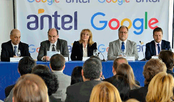 Autoridades de Antel en presentación de cable de fibra óptica