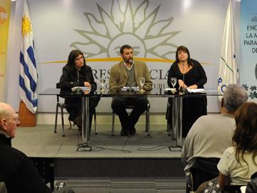 Presentación de “Inmigrantes internacionales y retornados en Uruguay” en la Sala de Prensa de la Torre Ejecutiva Presentación de “Inmigrantes internacionales y retornados en Uruguay” en la Sala de Prensa de la Torre Ejecutiva
