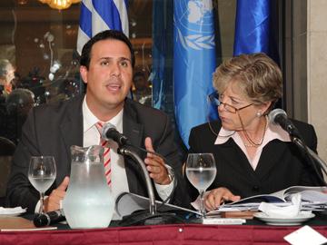 Prosecretario Diego Cánepa y la secretaria ejecutiva de CEPAL Alicia Bárcena Prosecretario Diego Cánepa y la secretaria ejecutiva de CEPAL Alicia Bárcena