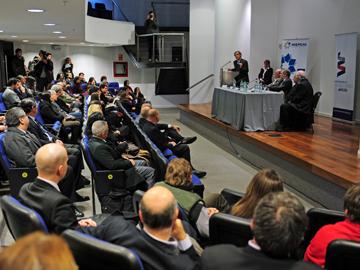 Autoridades en acto de presentación del Centro de Extensionismo Industrial Autoridades en acto de presentación del Centro de Extensionismo Industrial