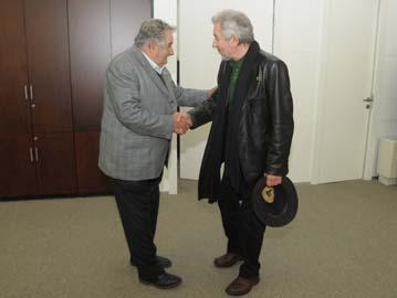 Presidente Mujica recibiendo a José Sacristán Presidente Mujica recibiendo a José Sacristán