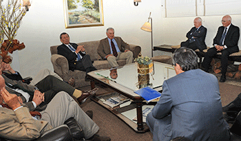 Rodolfo Nin Novoa con autoridades de la Asociación Rural del Uruguay Rodolfo Nin Novoa con autoridades de la Asociación Rural del Uruguay