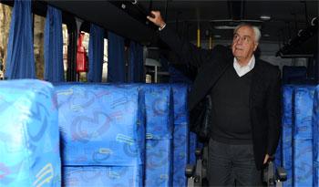 Víctor Rossi en nueva unidad de transporte Víctor Rossi en nueva unidad de transporte
