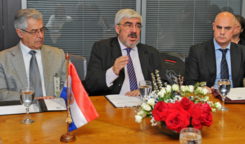Reunión de la Comisión Mixta Uruguaya-Paraguayo Reunión de la Comisión Mixta Uruguaya-Paraguayo