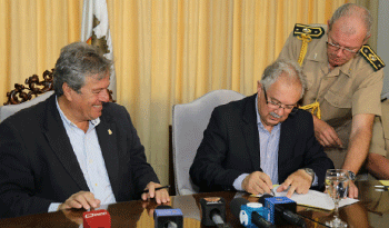 Ministro Jorge Menéndez y Enrique Antía Ministro Jorge Menéndez y Enrique Antía