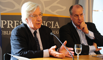 Danilo Astori y Ernesto Murro en conferencia de prensa, luego de Consejo de Ministros Danilo Astori y Ernesto Murro en conferencia de prensa, luego de Consejo de Ministros