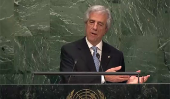 Presidente Tabaré Vázquez durante la oratoria en la 70° Asamblea General de la ONU Presidente Tabaré Vázquez durante la oratoria en la 70° Asamblea General de la ONU
