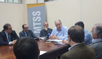 Ernesto Murro en reunión de formación del Comité Asesor de Empresa Pili Ernesto Murro en reunión de formación del Comité Asesor de Empresa Pili