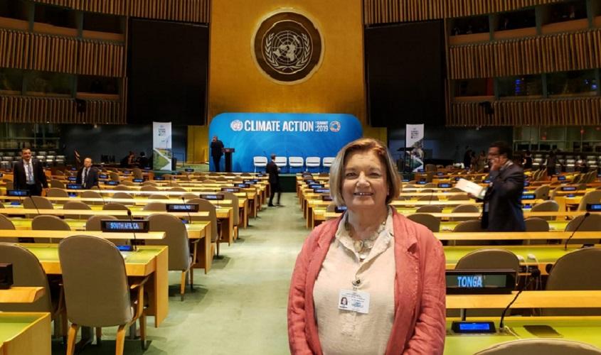 Eneida de León Eneida de León