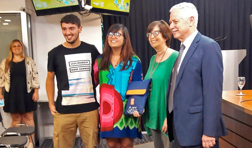 Autoridades entregan el set de bienvenida número 250.000 Autoridades entregan el set de bienvenida número 250.000