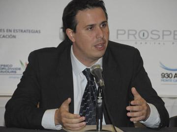 Diego Cánepa hablando Diego Cánepa hablando