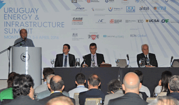 El director de la OPP, Álvaro García, y el ministro Víctor Rossi exponen sobre inversiones del Gobierno nacional El director de la OPP, Álvaro García, y el ministro Víctor Rossi exponen sobre inversiones del Gobierno nacional