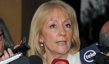 Ministra Carolina Cosse en declaraciones a la prensa Ministra Carolina Cosse en declaraciones a la prensa