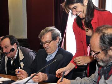 Autoridades del Mides y UdelaR firmaron convenios Autoridades del Mides y UdelaR firmaron convenios