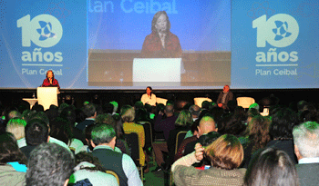 Ministra María Julia Muñoz en seminario del LATU por aniversario del Plan Ceibal Ministra María Julia Muñoz en seminario del LATU por aniversario del Plan Ceibal