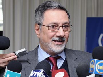 Director nacional de Aduanas Enrique Canon