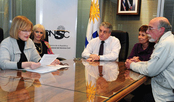 Firma de convenio. Firma de convenio.