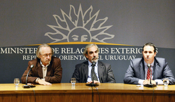 Prosecretario Diego Cánepa, subsecretario de Relaciones Exteriores y Julio Calzada de la JND Prosecretario Diego Cánepa, subsecretario de Relaciones Exteriores y Julio Calzada de la JND
