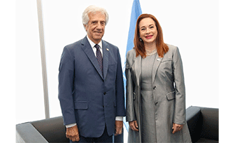 Presidente Tabaré Vázquez junto a embajadora María Fernanda Espinosa Presidente Tabaré Vázquez junto a embajadora María Fernanda Espinosa