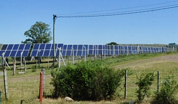 Paneles fotovoltaicos de Pueblo Vera, Salto Paneles fotovoltaicos de Pueblo Vera, Salto