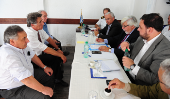 Ministro del Interior, Eduardo Bonomi, reunido con representantes de la Policía de Maldonado