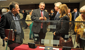 Autoridades en presentación de moneda conmemorativa del "Reglamento de Tierras" del Banco Central del Uruguay Autoridades en presentación de moneda conmemorativa del "Reglamento de Tierras" del Banco Central del Uruguay