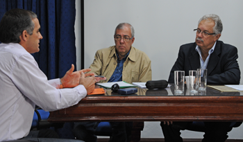 Ministro de Defensa, Jorge Menéndez, recibe a empresario en Consejo de Ministros de Canelones