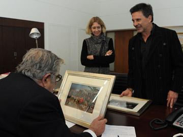 El Presidente José Mujica con Osvaldo Laport El Presidente José Mujica con Osvaldo Laport