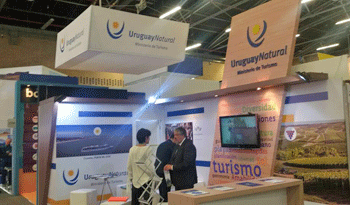 Estand de Uruguay en la XXXVI Vitrina Turística en Colombia