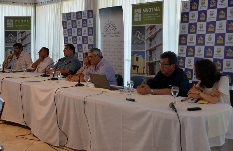 Autoridades presentan Iniciativa del Río Negro Autoridades presentan Iniciativa del Río Negro