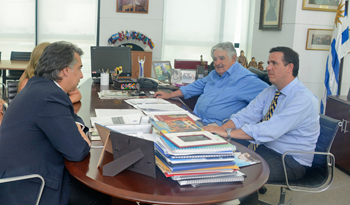Presidente José Mujica, prosecretario Diego Cánepa y fundador del Partido Progresista de Chile, Marco Antonio Enríquez-Omimani Presidente José Mujica, prosecretario Diego Cánepa y fundador del Partido Progresista de Chile, Marco Antonio Enríquez-Omimani