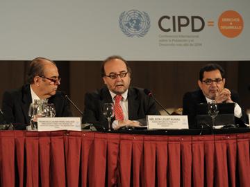 Nelson Loustaunau, en disertación “La migración y la protección de los derechos de todas las personas migrantes” Nelson Loustaunau, en disertación “La migración y la protección de los derechos de todas las personas migrantes”
