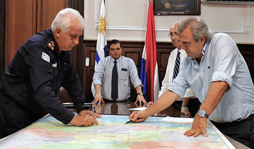 Ministro del Interior, Jorge Larrañaga, y director nacional de Policía, Diego Fernández